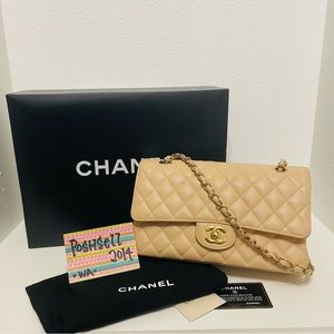 CHANEL Classic Medium Flap bag